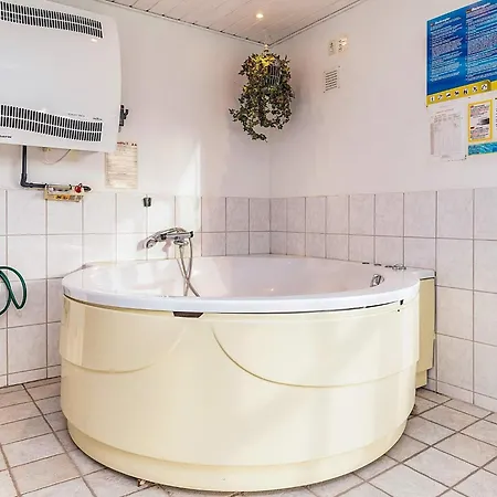 Three-Bedroom Holiday home in Hals 22 Vakantiehuis *