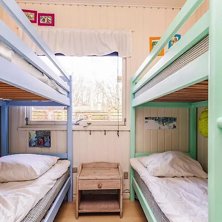 Vakantiehuis Three-Bedroom Holiday home in Hals 22 *