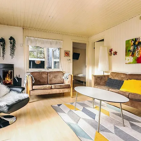 Vakantiehuis Three-Bedroom Holiday home in Hals 22 *